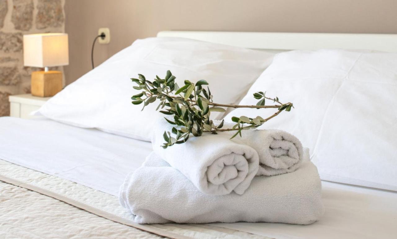 Olife Guesthouse Милна Екстер'єр фото