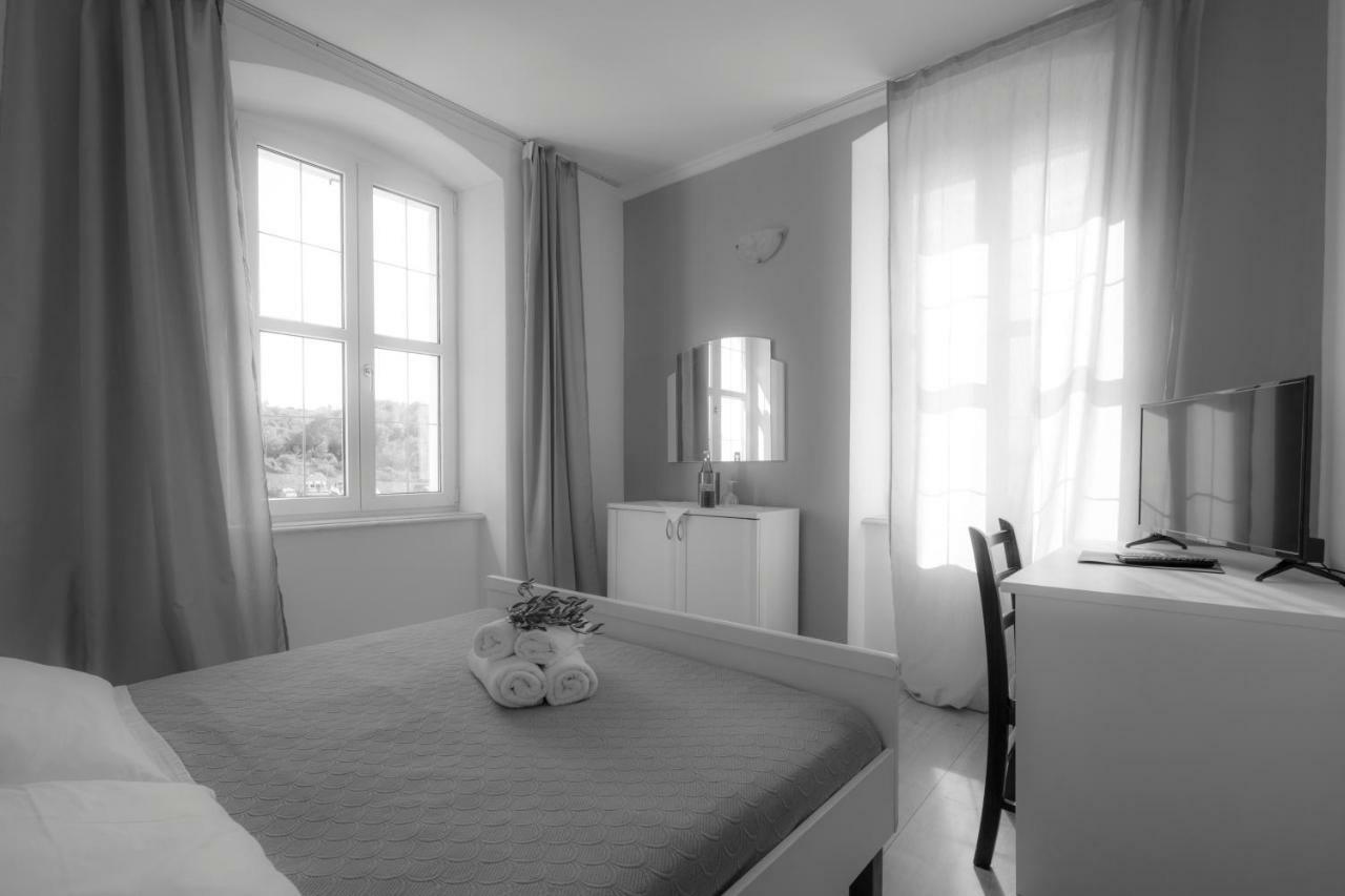 Olife Guesthouse Милна Екстер'єр фото