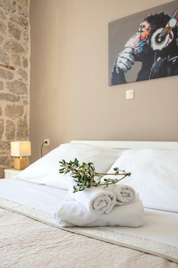 Olife Guesthouse Милна Екстер'єр фото